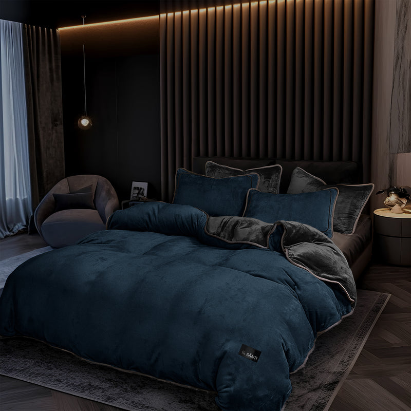 The Velós Luxury Velvet Bedding Set