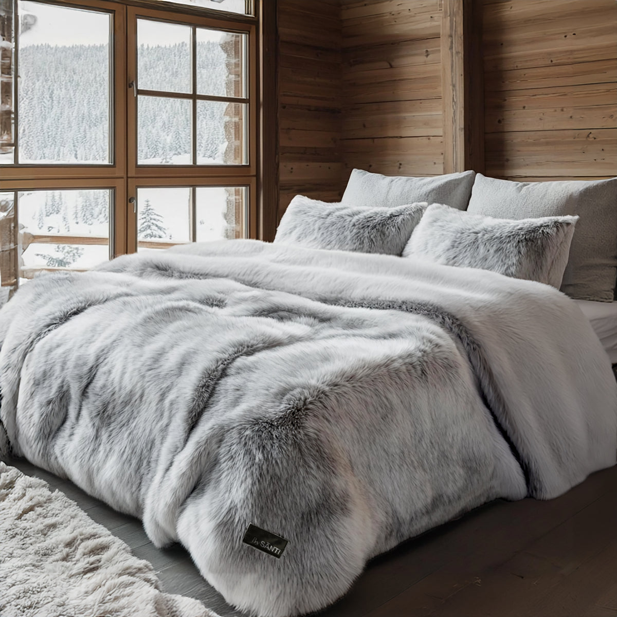 The WÛLF Bedroom Blanket Set