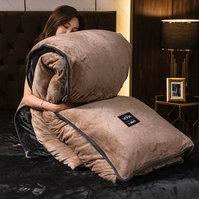 Fluffy Velos Complete velvet bedding set designed for winter comfort
